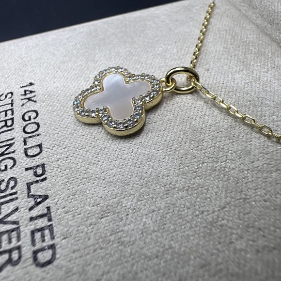 COPY - Rachel Zoe 14K Gold Plated /Sterling Silver Mother Of Pearl Clover Neckl… - Picture 5 of 6
